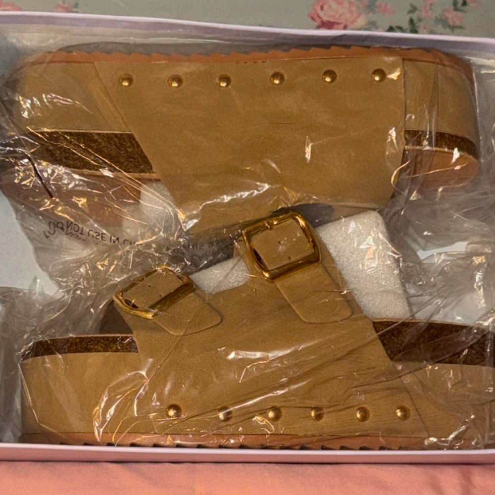 TOP MODA PLATFORM SANDALS (TAUPE)